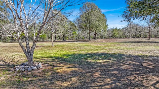 2557 N County Highway 183, Defuniak Springs, FL 32433
