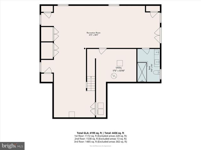 10 HARTFELD RD, Newtown, PA 18940