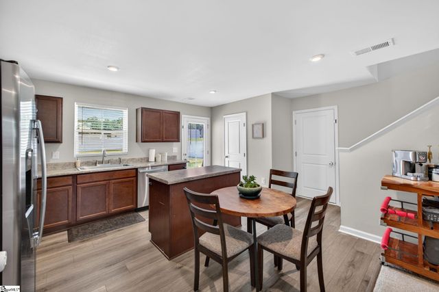 2034 Evanston Drive, Wellford, SC 29384