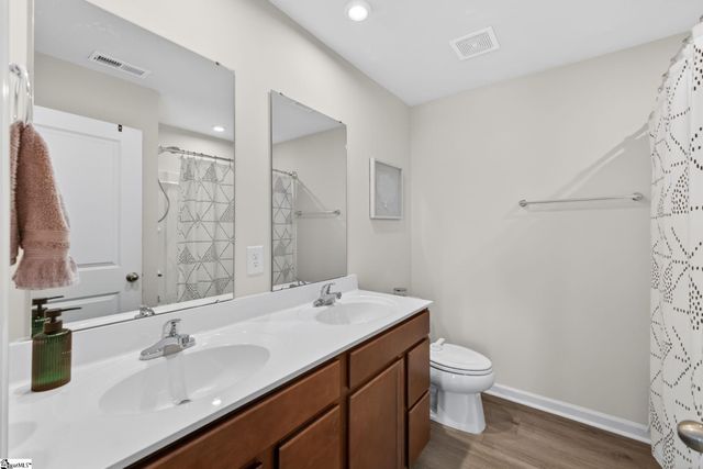 2034 Evanston Drive, Wellford, SC 29384