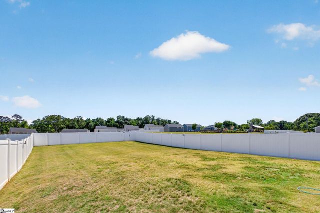 2034 Evanston Drive, Wellford, SC 29384