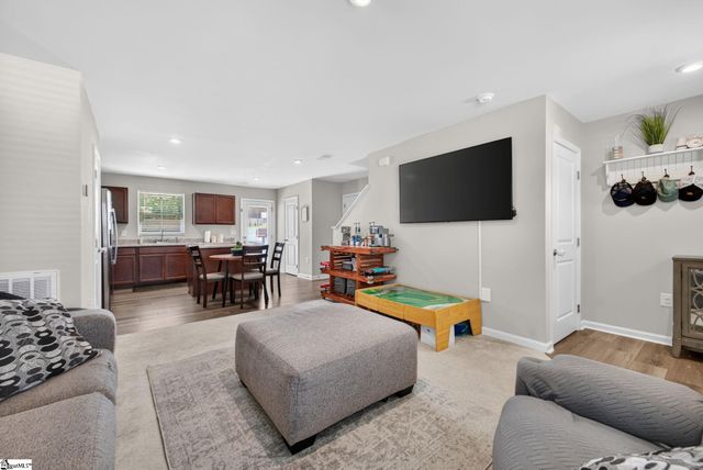 2034 Evanston Drive, Wellford, SC 29384