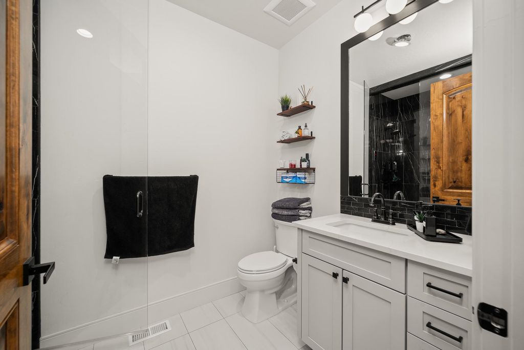 2302 W Gibbs Rd, Spokane, WA 99224 photo 32