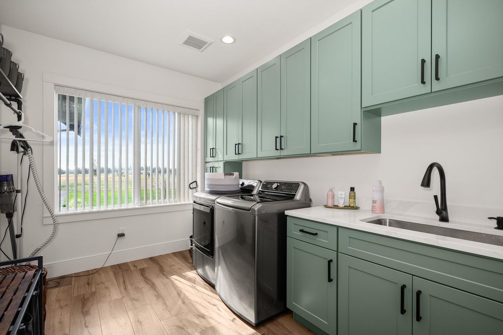 2302 W Gibbs Rd, Spokane, WA 99224 photo 38