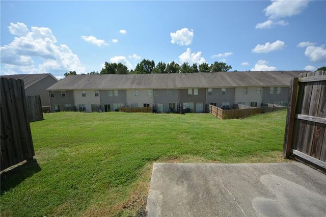 1955 Old Dogwood, Jonesboro, GA 30238