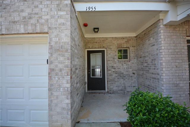 1955 Old Dogwood, Jonesboro, GA 30238