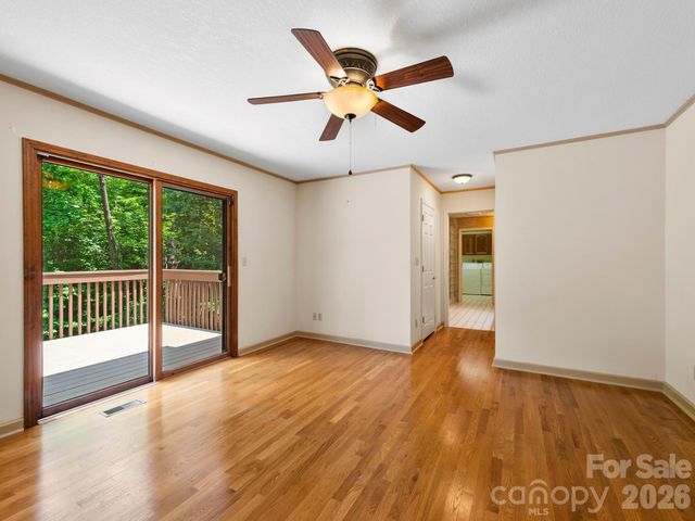11 Robin Lane, Weaverville, NC 28787