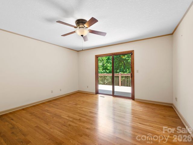 11 Robin Lane, Weaverville, NC 28787
