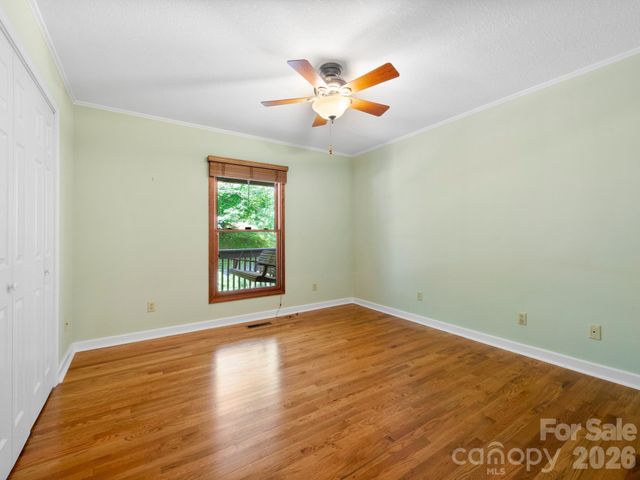 11 Robin Lane, Weaverville, NC 28787