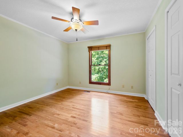 11 Robin Lane, Weaverville, NC 28787