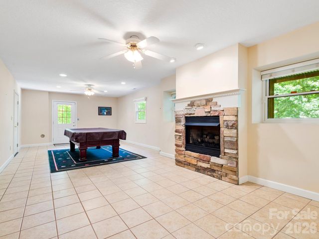 11 Robin Lane, Weaverville, NC 28787