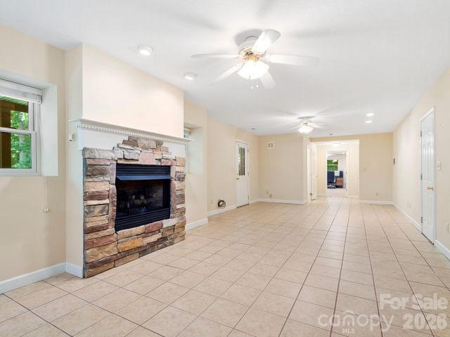 11 Robin Lane, Weaverville, NC 28787