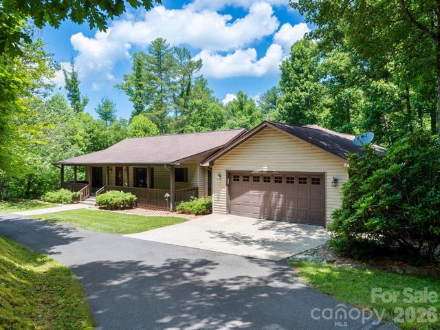 11 Robin Lane, Weaverville, NC 28787