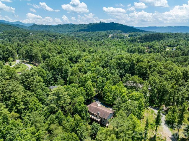 11 Robin Lane, Weaverville, NC 28787