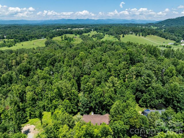 11 Robin Lane, Weaverville, NC 28787