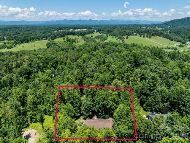 11 Robin Lane, Weaverville, NC 28787