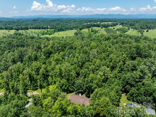 11 Robin Lane, Weaverville, NC 28787