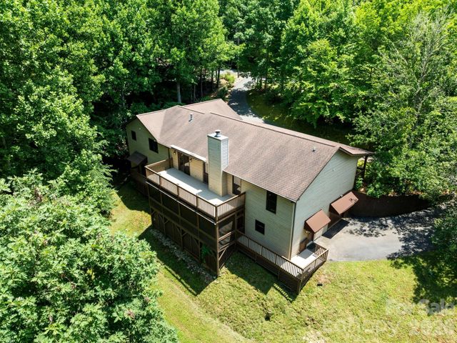11 Robin Lane, Weaverville, NC 28787