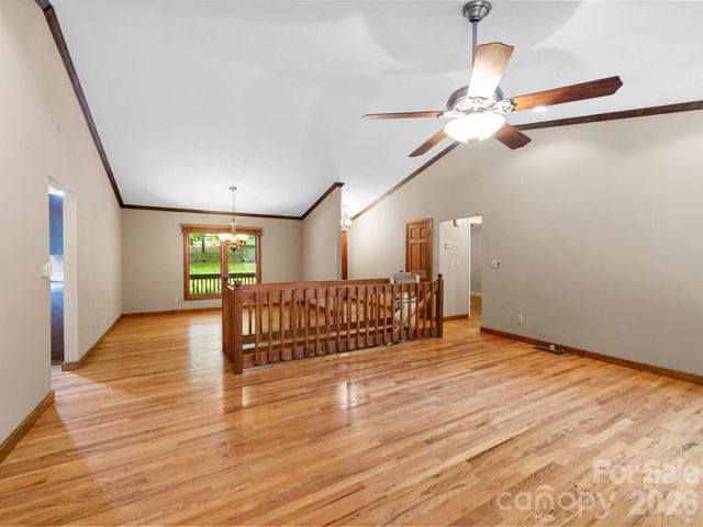 11 Robin Lane, Weaverville, NC 28787