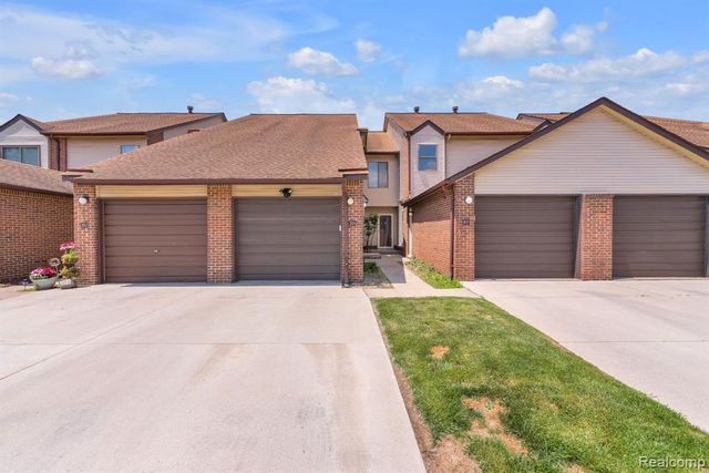 6689 Ridgefield Circle 203, West Bloomfield, MI 48322