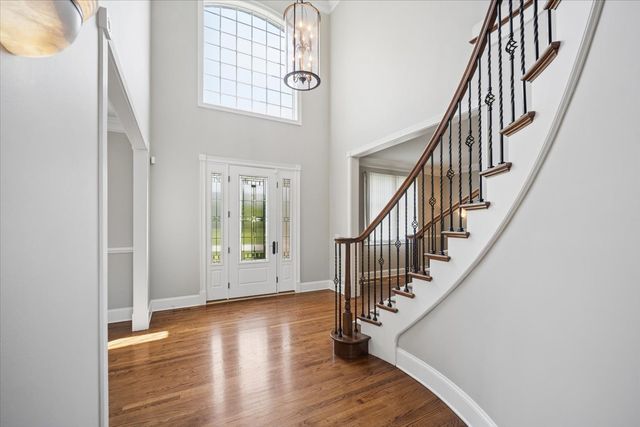 40 Wood Oaks Drive, South Barrington, IL 60010