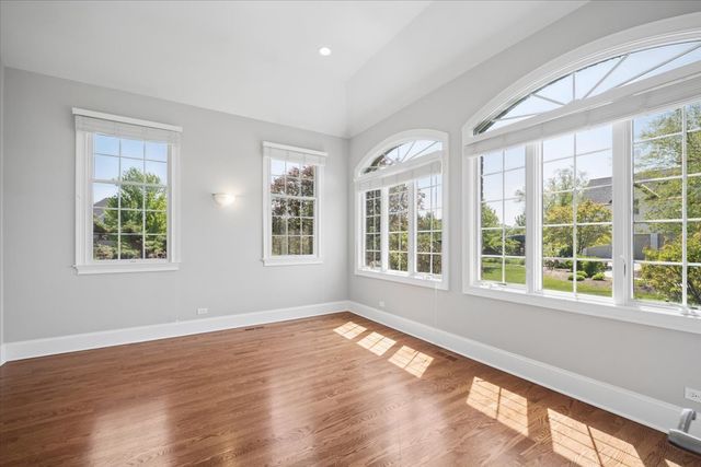40 Wood Oaks Drive, South Barrington, IL 60010