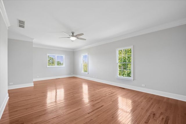40 Wood Oaks Drive, South Barrington, IL 60010
