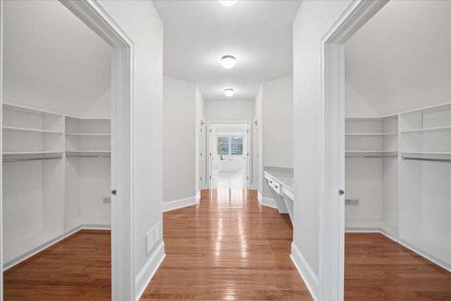 40 Wood Oaks Drive, South Barrington, IL 60010