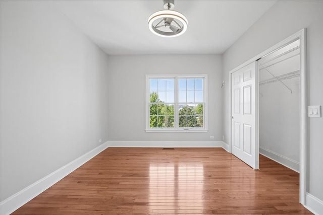 40 Wood Oaks Drive, South Barrington, IL 60010