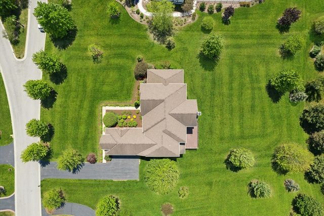 40 Wood Oaks Drive, South Barrington, IL 60010