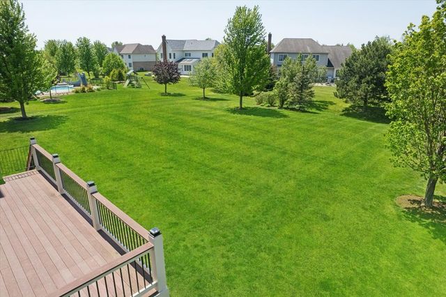 40 Wood Oaks Drive, South Barrington, IL 60010