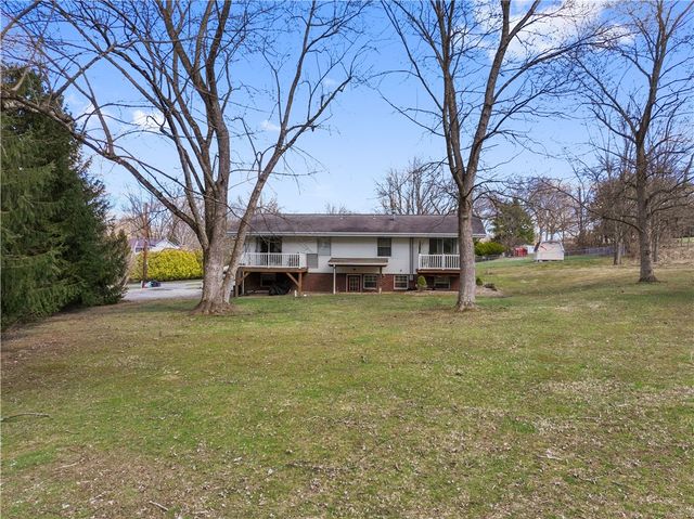 206 Downes Road, Hempfield Twp, PA 15601