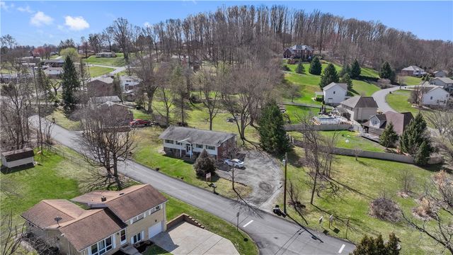 206 Downes Road, Hempfield Twp, PA 15601
