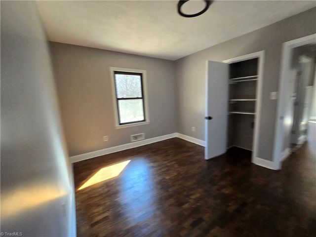 912 Friendly Road, Eden, NC 27288