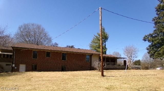 912 Friendly Road, Eden, NC 27288