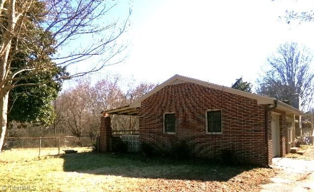 912 Friendly Road, Eden, NC 27288