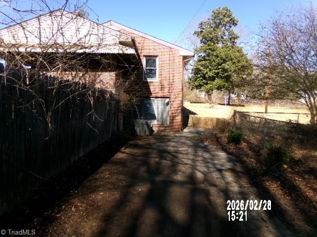 912 Friendly Road, Eden, NC 27288