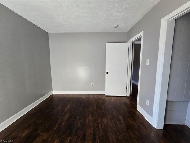 912 Friendly Road, Eden, NC 27288