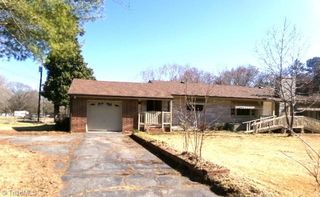 912 Friendly Road, Eden, NC 27288
