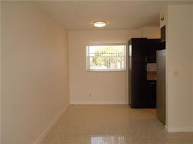 270 NE 40th Street 26, Oakland Park, FL 33334