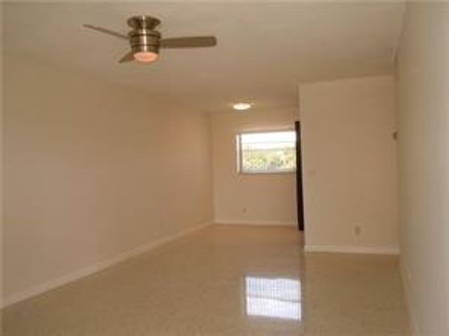 270 NE 40th Street 26, Oakland Park, FL 33334