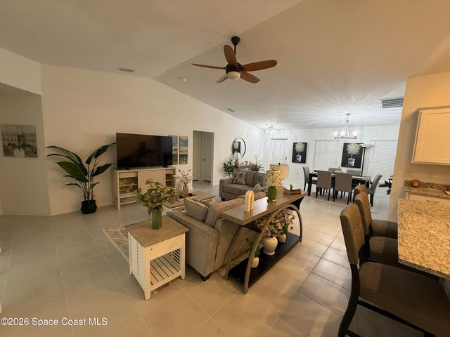 518 Santo Domingo Avenue SW, Palm Bay, FL 32908