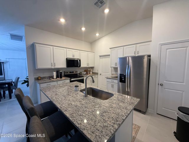 518 Santo Domingo Avenue SW, Palm Bay, FL 32908
