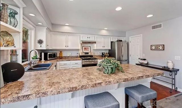 3201 VIA PESCADO, Carlsbad, CA 92010