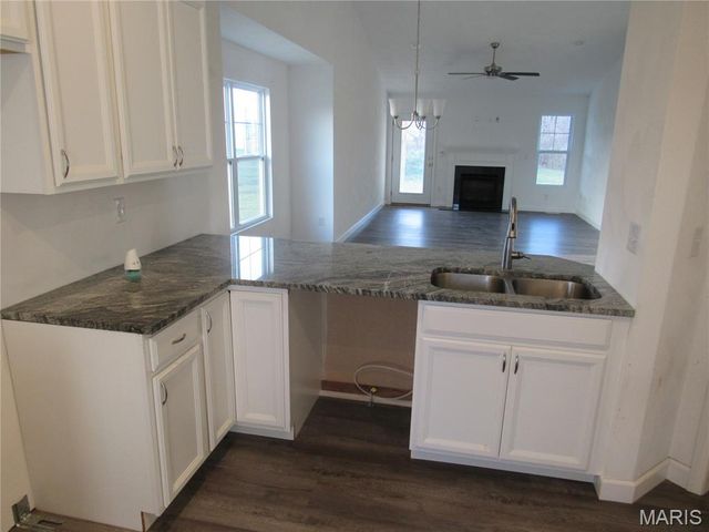 701 N Edison Street, Freeburg, IL 62243