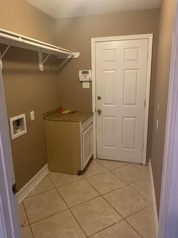 10302 Otter Circle, Baytown, TX 77523