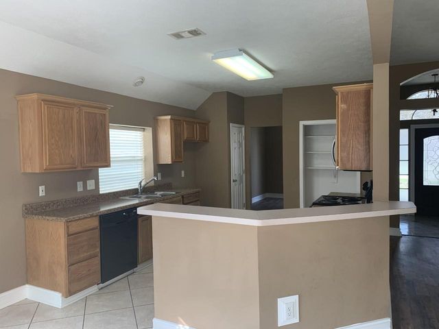 10302 Otter Circle, Baytown, TX 77523