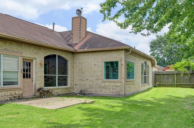 10302 Otter Circle, Baytown, TX 77523