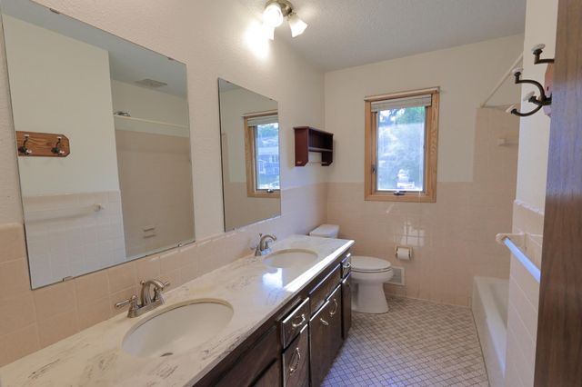 67 13th Avenue SW, New Brighton, MN 55112