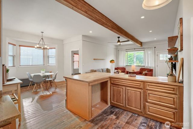 1025 S Donovan Street, Seattle, WA 98108